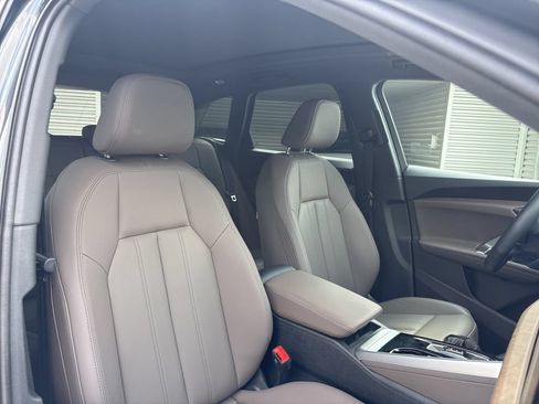 Certified 2025 Audi Q5 Premium w/ Convenience Package AWD/4WD image 16
