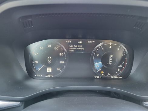 Used 2018 Volvo XC60 T6 Momentum w/ Advanced Package image 17