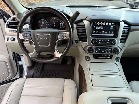 Used 2019 GMC Yukon Denali w/ Denali Ultimate Package image 12