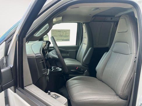 New 2026 GMC Savana 3500 Extended w/ Driver Convenience Package RWD image 9