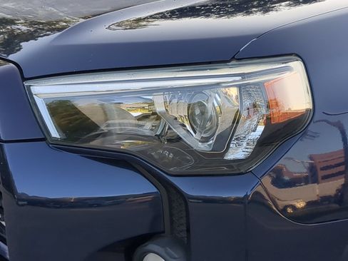 Used 2020 Toyota 4Runner Venture w/ Moonroof Package AWD/4WD image 44