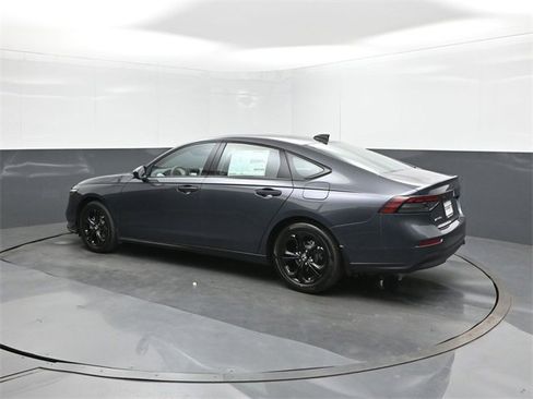 New 2025 Honda Accord SE image 5