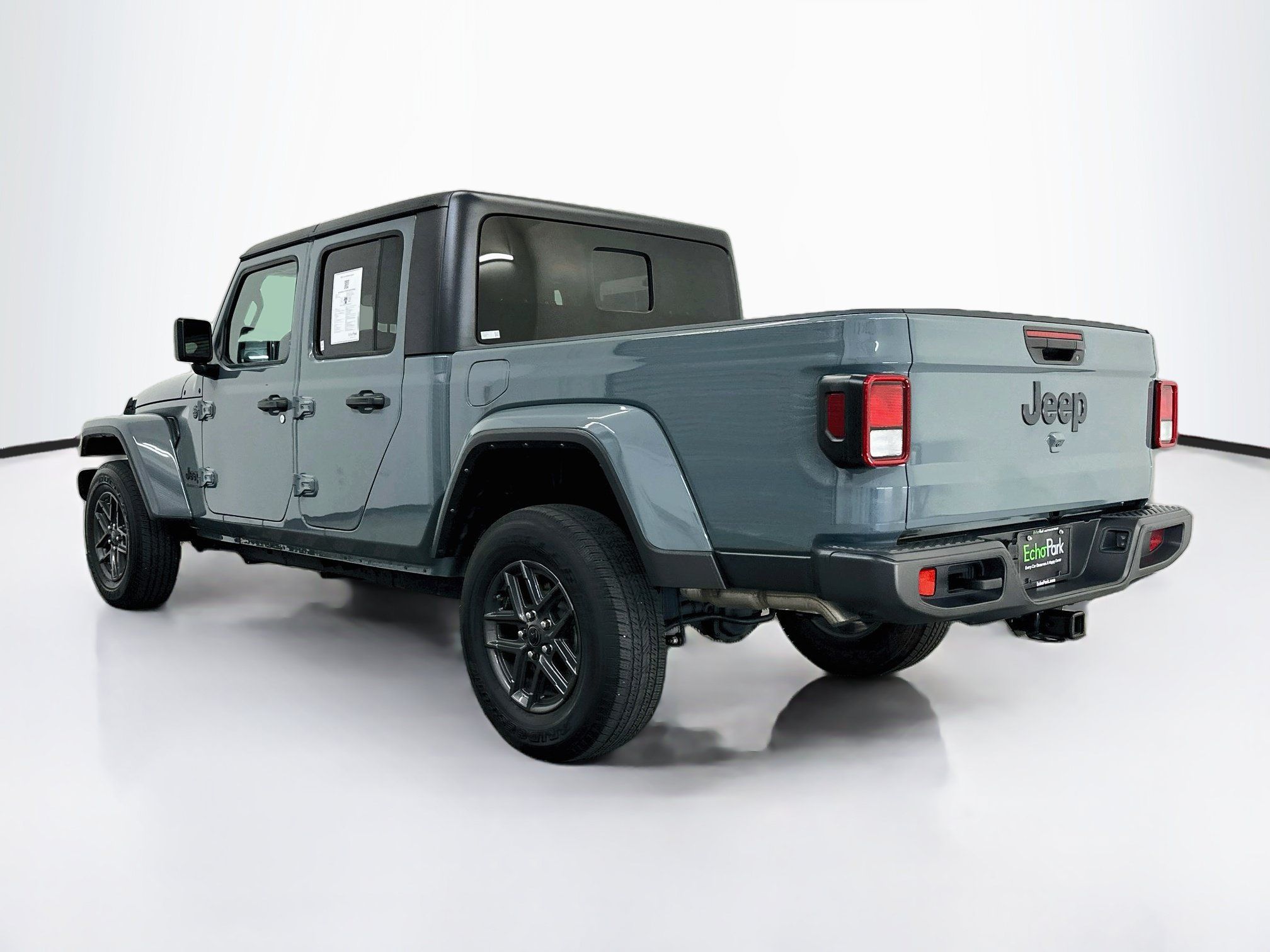 Used 2024 Jeep Gladiator Sport AWD/4WD image 5