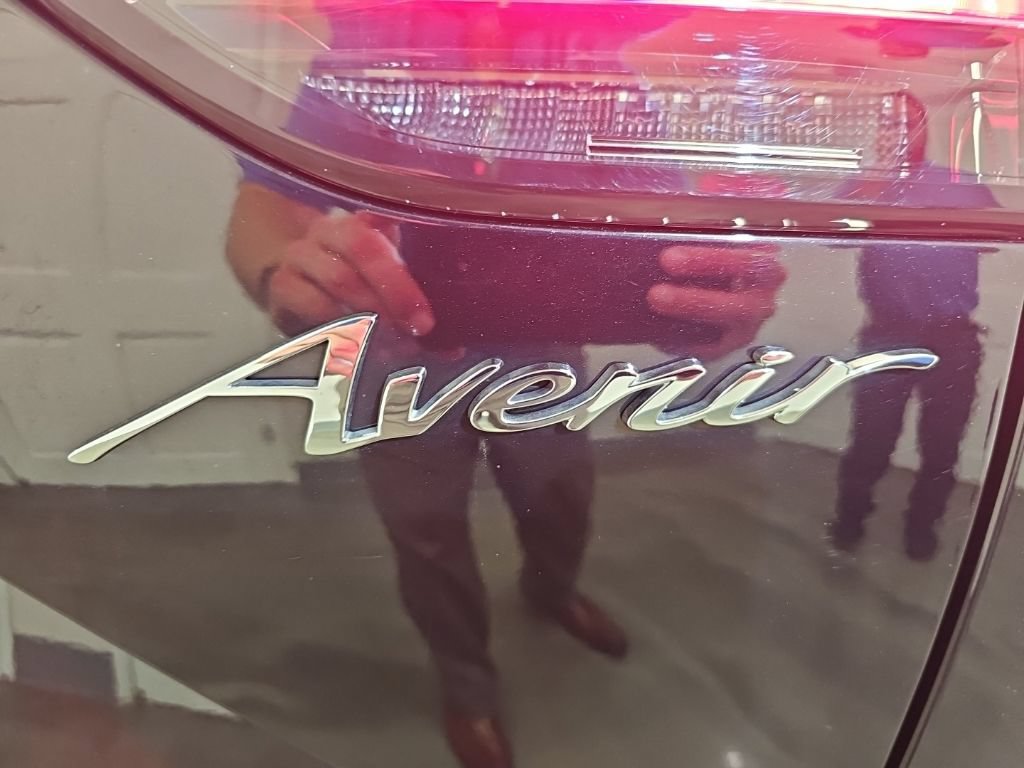 Used 2023 Buick Envision Avenir AWD/4WD image 27