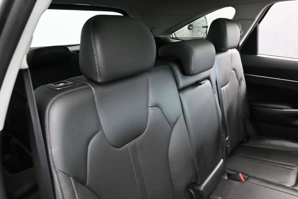 Used 2023 Kia Sorento S w/ Panoramic Sunroof Package FWD image 40