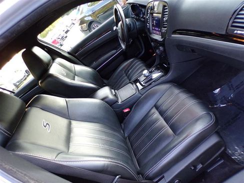 Used 2017 Chrysler 300 S image 18