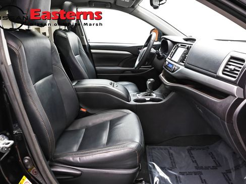 Used 2016 Toyota Highlander XLE AWD/4WD image 24