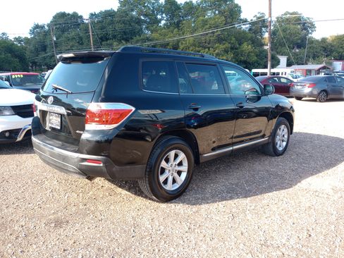 Used 2011 Toyota Highlander 4WD w/ Tech Pkg image 7