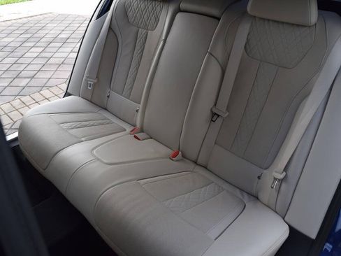 Used 2017 BMW ALPINA B7 xDrive AWD/4WD image 43