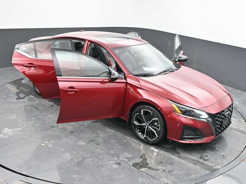 Used 2024 Nissan Altima 2.5 SR w/ SR Premium Package image 64