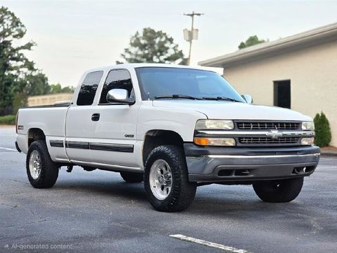 Used 2000 Chevrolet Silverado 1500 LS w/ Off-Road Chassis Pkg AWD/4WD image 11