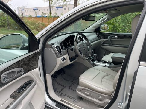 Used 2013 Buick Enclave Leather image 10