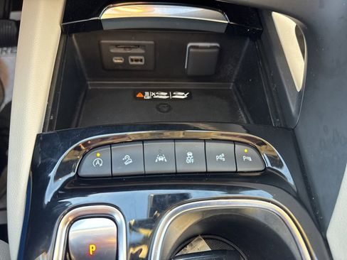 Used 2023 Buick Envision Avenir image 22