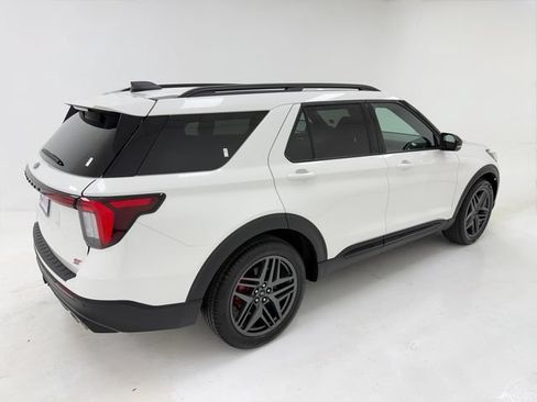 Used 2025 Ford Explorer ST RWD image 41