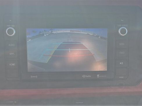 Used 2017 Toyota Tacoma SR5 RWD image 17