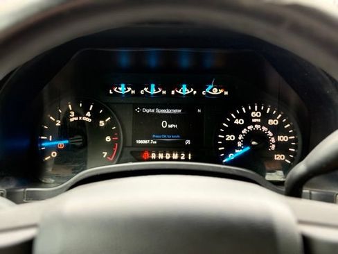 Used 2017 Ford F150 XL w/ Equipment Group 101A Mid AWD/4WD image 25