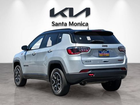 Used 2024 Jeep Compass Trailhawk AWD/4WD image 4
