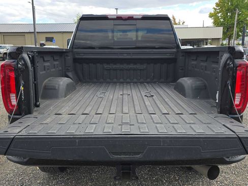 Used 2022 GMC Sierra 3500 Denali w/ Denali Black Diamond Edition AWD/4WD image 15