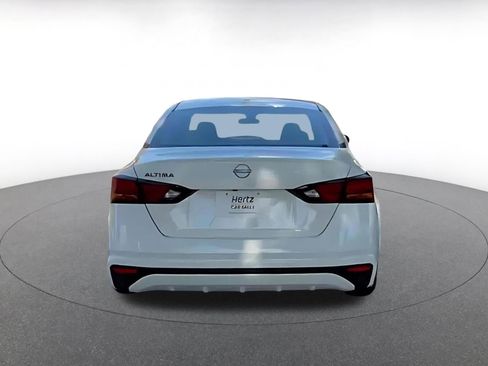 Used 2025 Nissan Altima 2.5 SV FWD image 12