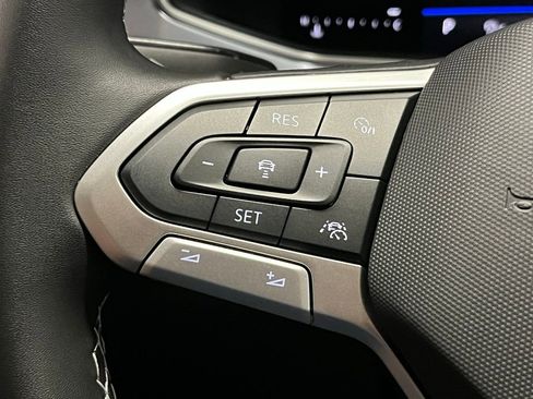 New 2025 Volkswagen Taos SE image 25