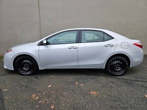 Used 2014 Toyota Corolla LE image 2