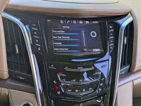 Used 2017 Cadillac Escalade Platinum image 10
