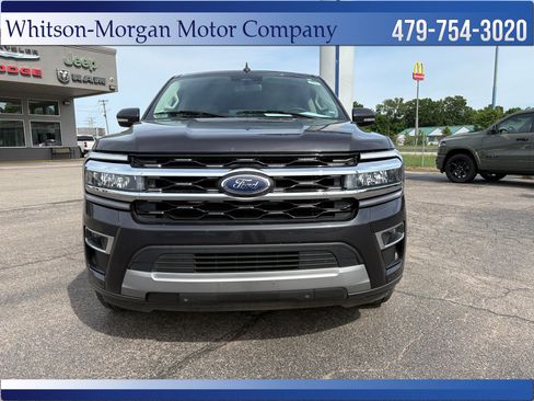 Used 2024 Ford Expedition Max Limited AWD/4WD image 3