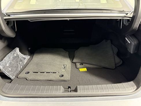 Certified 2026 Lexus ES 350e w/ Convenience Package FWD image 34