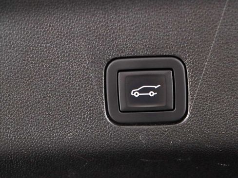 Used 2023 Chevrolet Suburban LT image 34