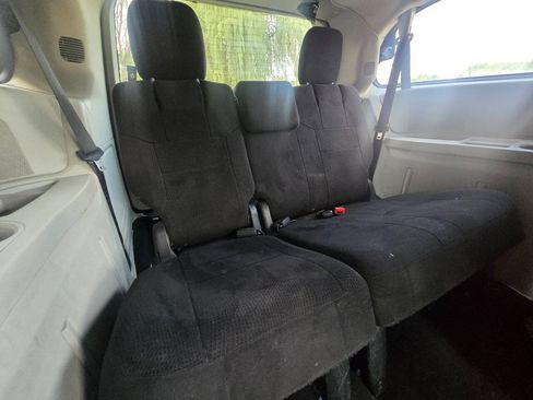 Used 2013 Dodge Grand Caravan SE FWD image 28