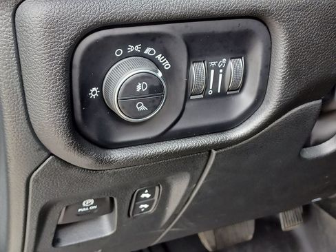 Used 2023 RAM 1500 Laramie AWD/4WD image 13
