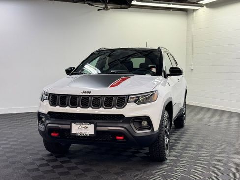 Used 2024 Jeep Compass Trailhawk w/ Trailhawk Convenience Group image 1
