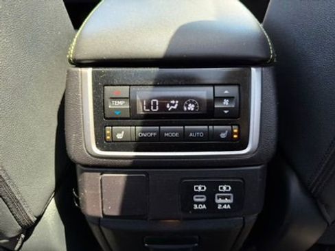 Used 2023 Subaru Ascent Onyx Edition Limited AWD/4WD image 37