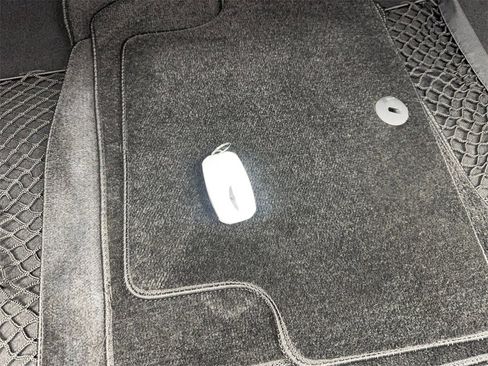 Used 2025 Genesis G70 2.5T image 81