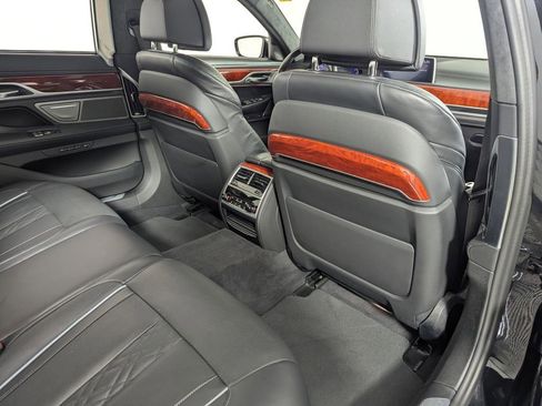 Used 2022 BMW ALPINA B7 xDrive w/ Luxury Rear Seating Package AWD/4WD image 35