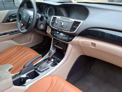 Used 2016 Honda Accord LX image 9
