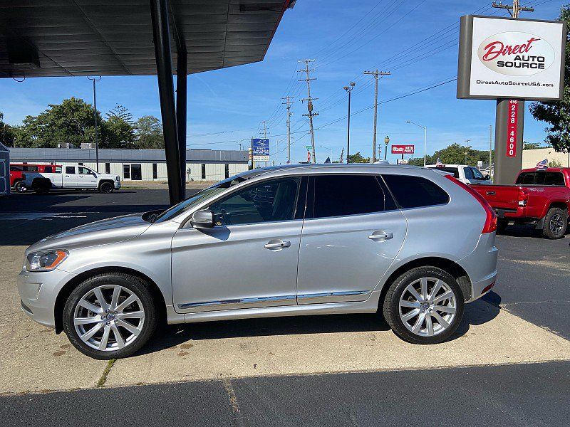 Used 2017 Volvo XC60 T5 Inscription w/ Preferred Option Package AWD/4WD image 1