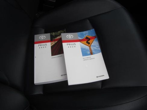 Used 2020 Toyota Prius XLE image 48