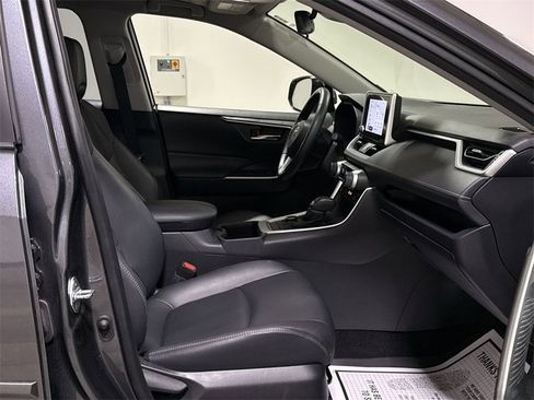 Used 2023 Toyota RAV4 XLE Premium image 22