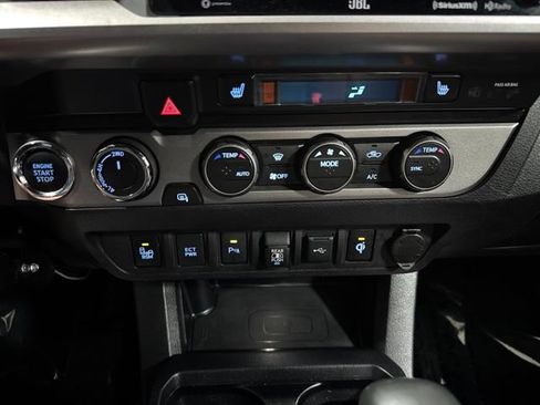 Used 2020 Toyota Tacoma Limited AWD/4WD image 25