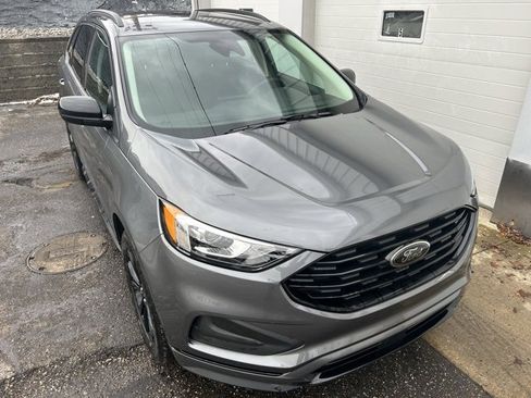 Used 2024 Ford Edge SE w/ Black Appearance Package image 7