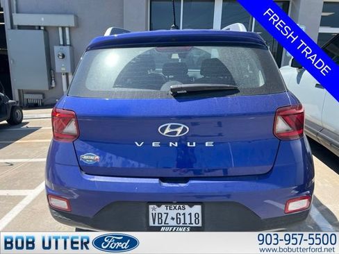 Used 2024 Hyundai Venue SEL FWD image 5