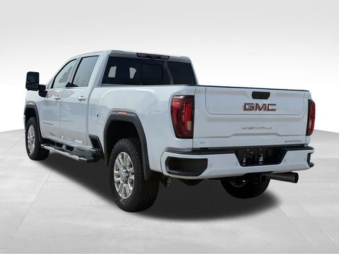 Used 2023 GMC Sierra 2500 Denali w/ Denali Ultimate Package AWD/4WD image 3