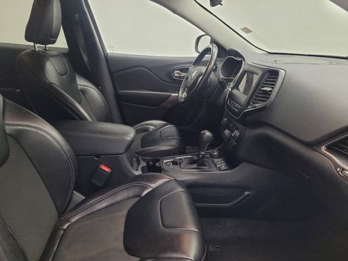 Used 2021 Jeep Cherokee Latitude Plus image 21