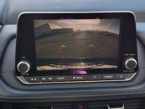 Used 2024 Nissan Rogue SV image 18