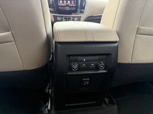 Used 2022 Chevrolet Traverse LS AWD/4WD image 25