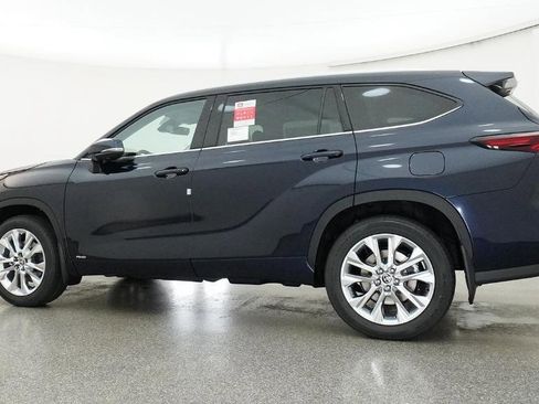 New 2026 Toyota Highlander Limited AWD/4WD image 15