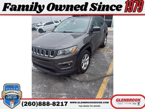 Used 2019 Jeep Compass Latitude image 1