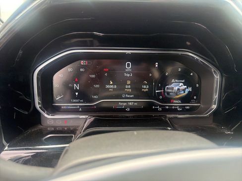 Used 2025 GMC Sierra 2500 SLE w/ Preferred Package AWD/4WD image 3
