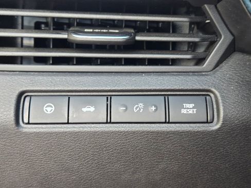 Used 2022 Nissan Altima 2.5 SV w/ SV Premium Package FWD image 22
